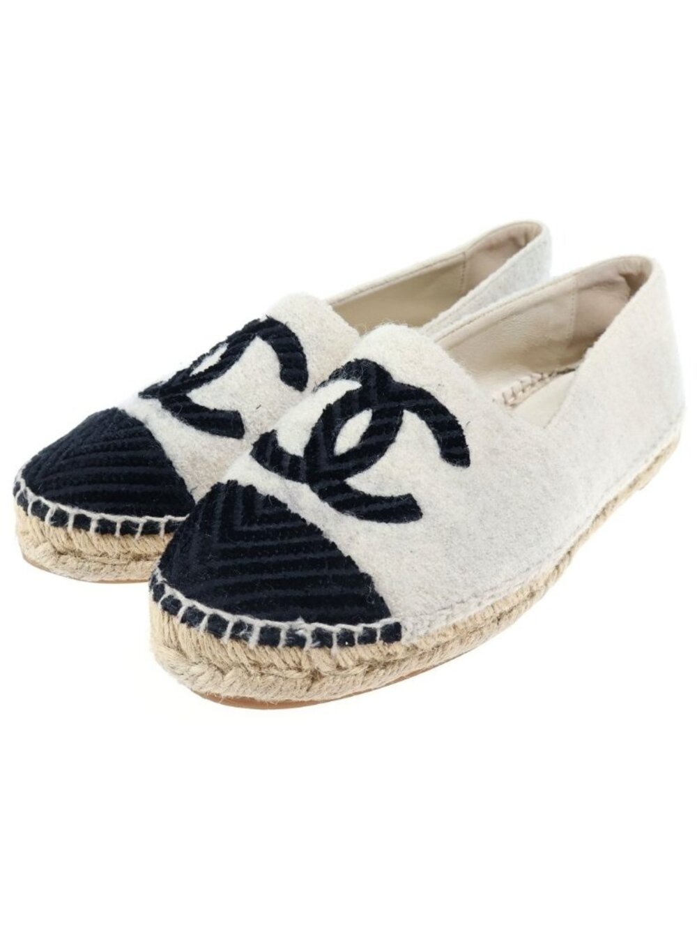 Chanel CC Logo Espadrilles Slip-on Ivory Black